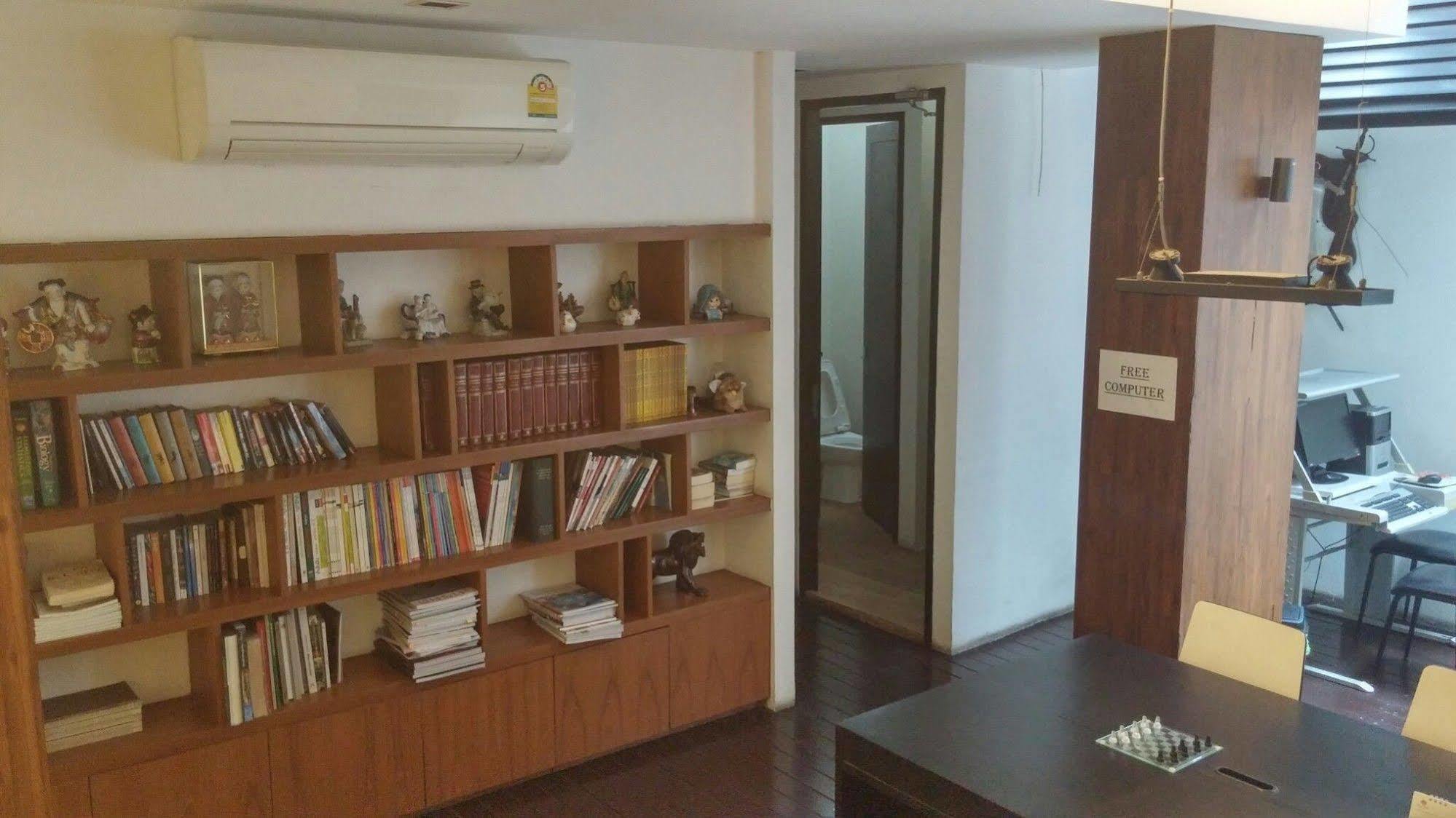 At One Inn Hualampong Μπανγκόκ Εξωτερικό φωτογραφία